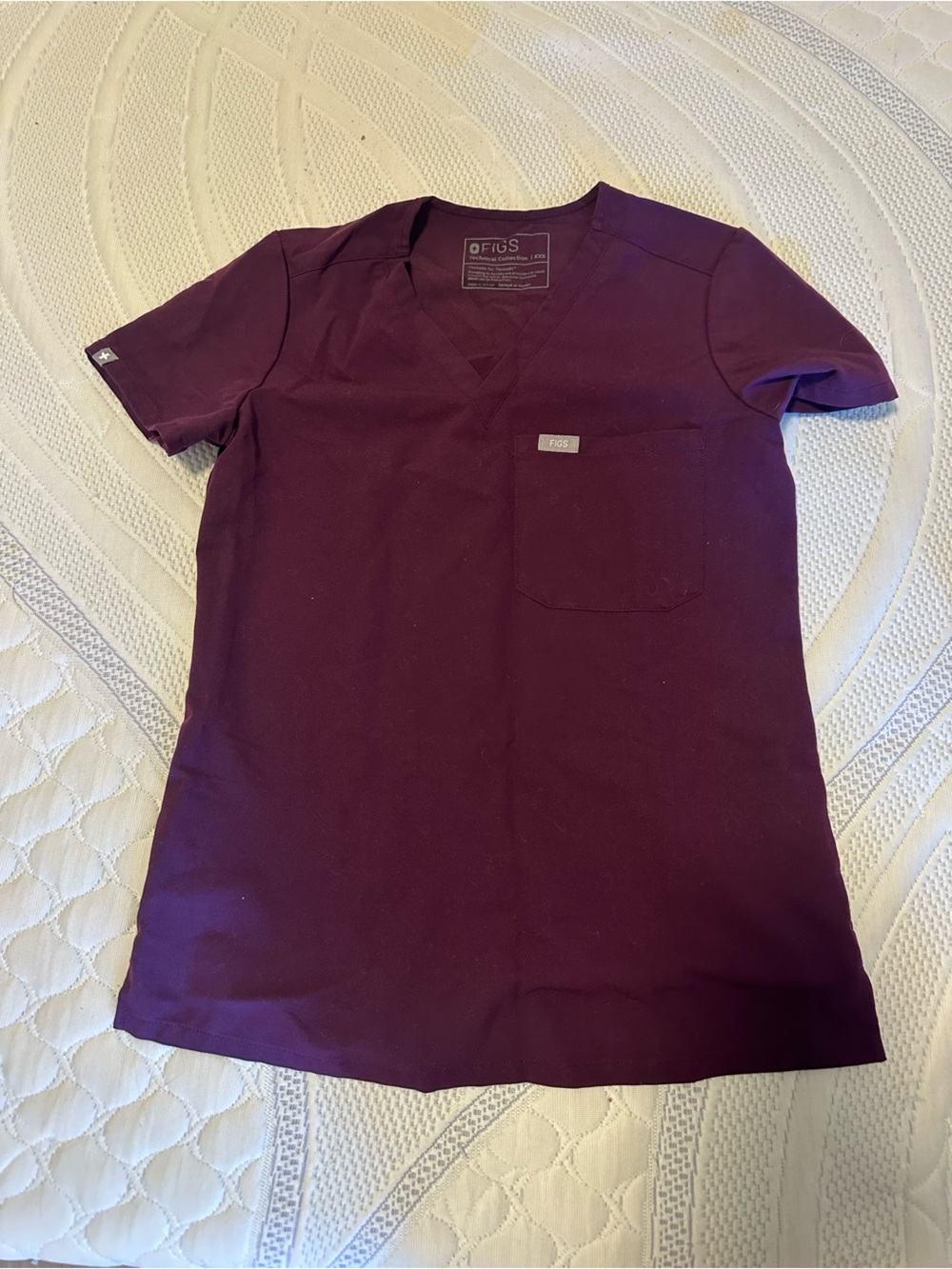 FIGS Catarina One-Pocket Scrub Top in Purple Jam XXS